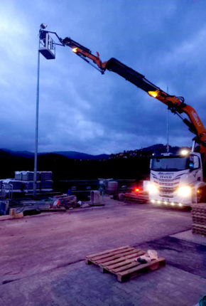 Noleggio Mezzi da Lavoro con Operatore, Piattaforme Aeree, Mezzi Movimento Terra - Vagelli Autotrasporti Livorno